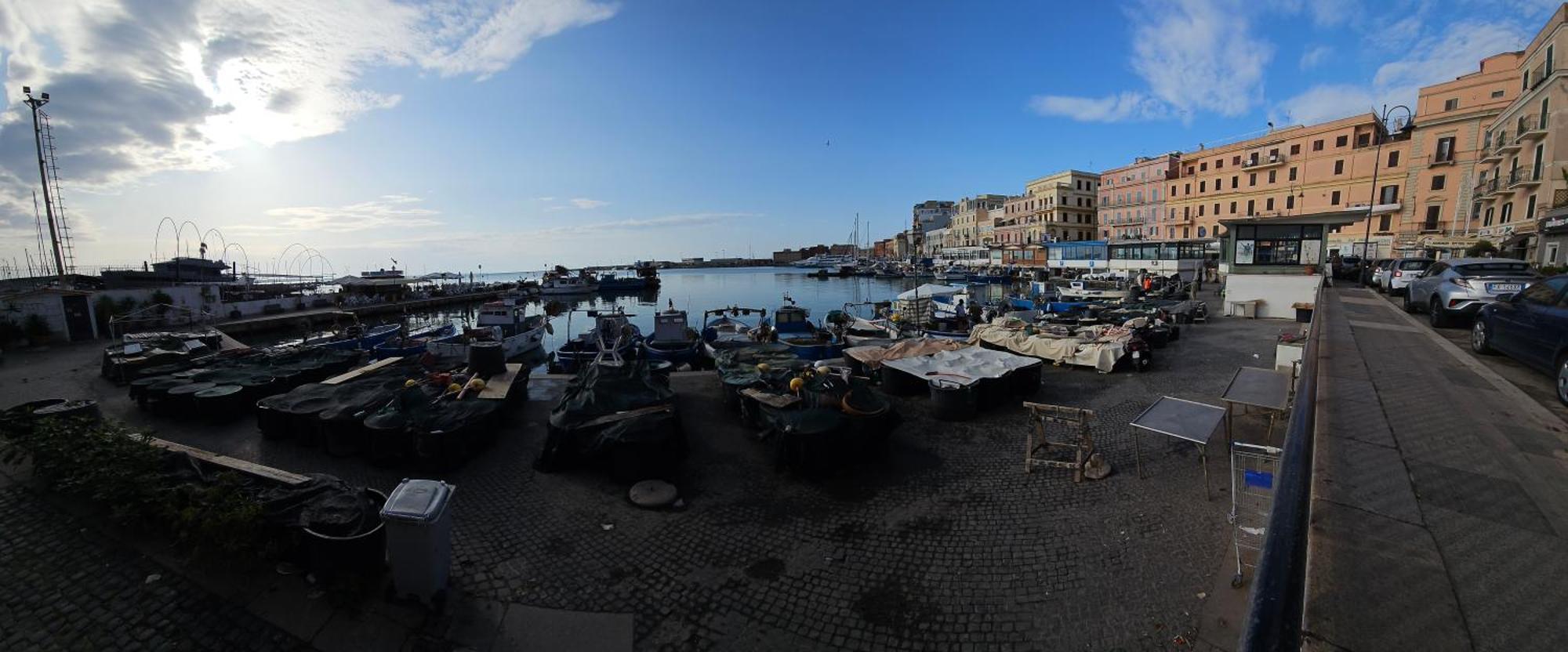 Terrazza A Nettuno E Chiesa Giubilare Santa Maria Goretti المظهر الخارجي الصورة